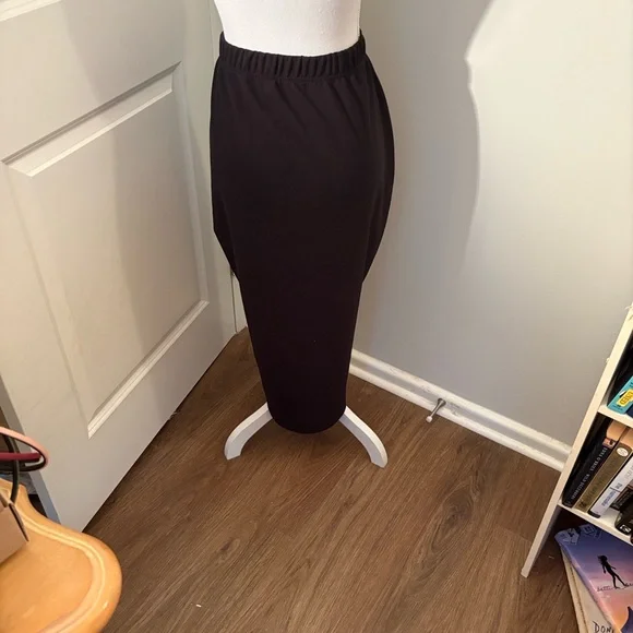 🎉SALE Elegant Black Maxi Skirt no brand elastic band - Picture 3 of 5